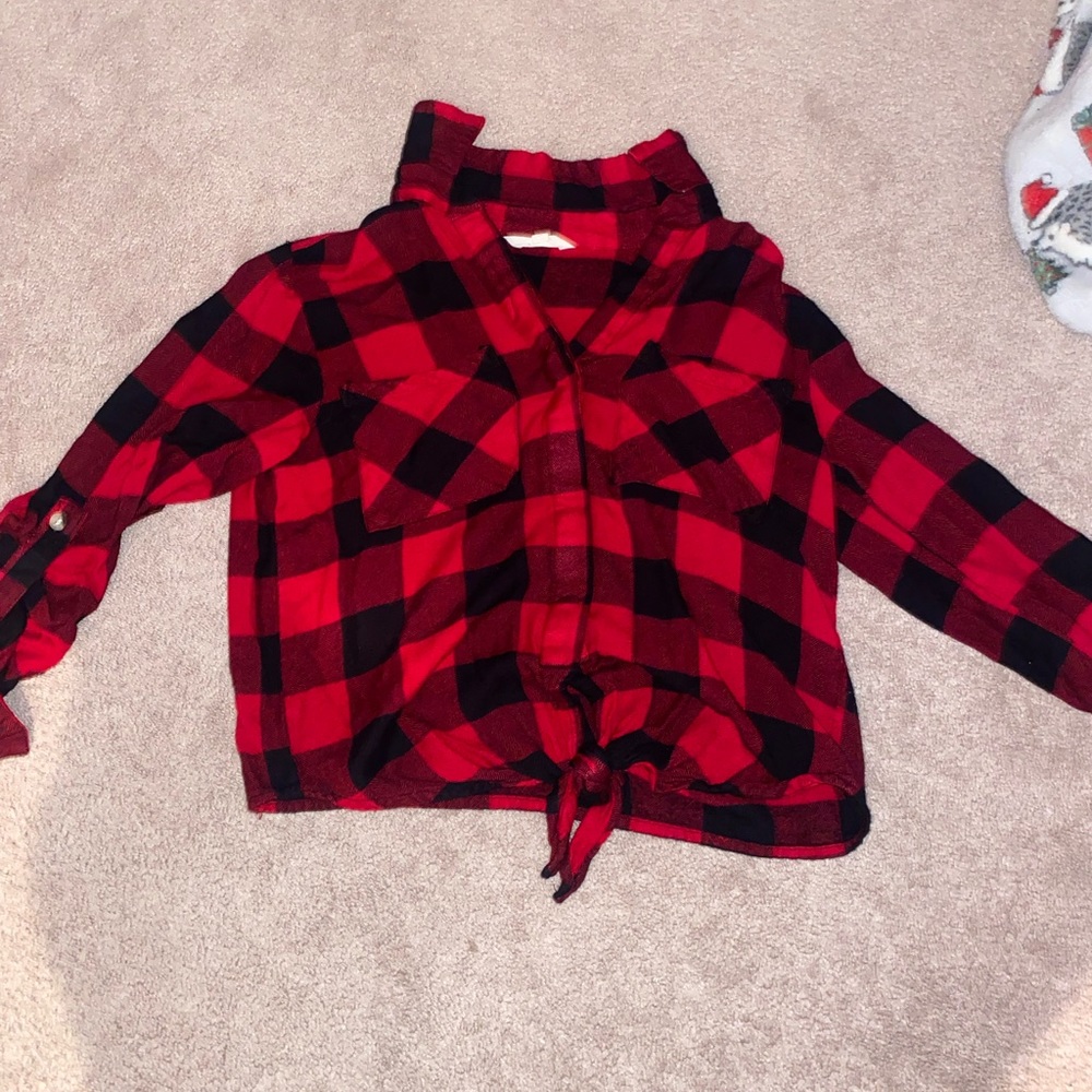 black and red long sleeve flannel